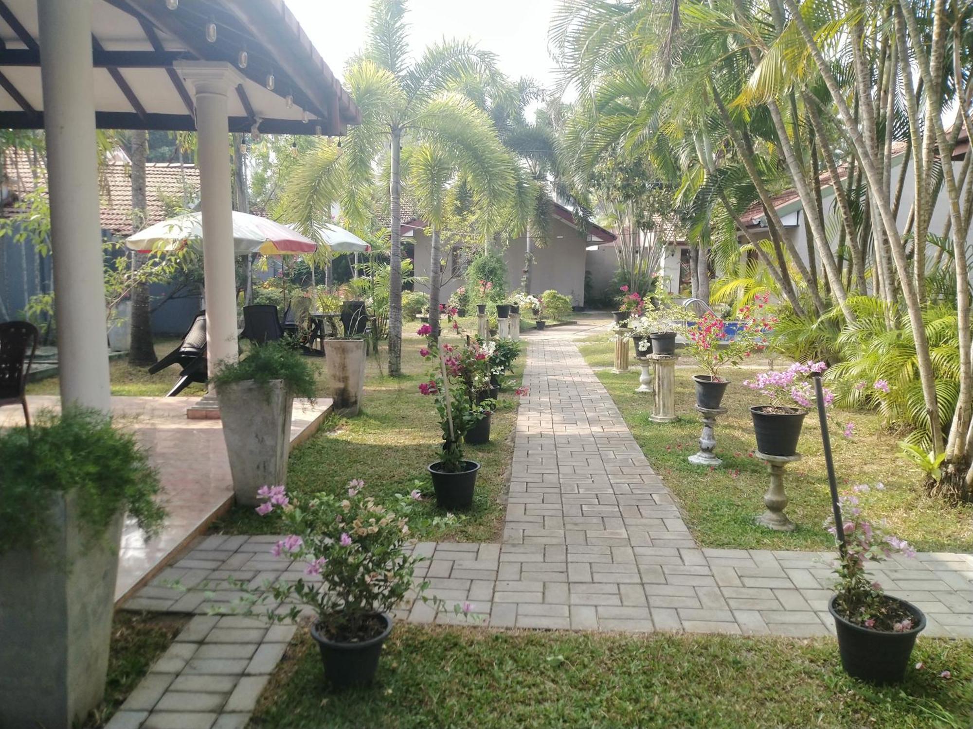Blue Bell Hotel 尼甘布 外观 照片